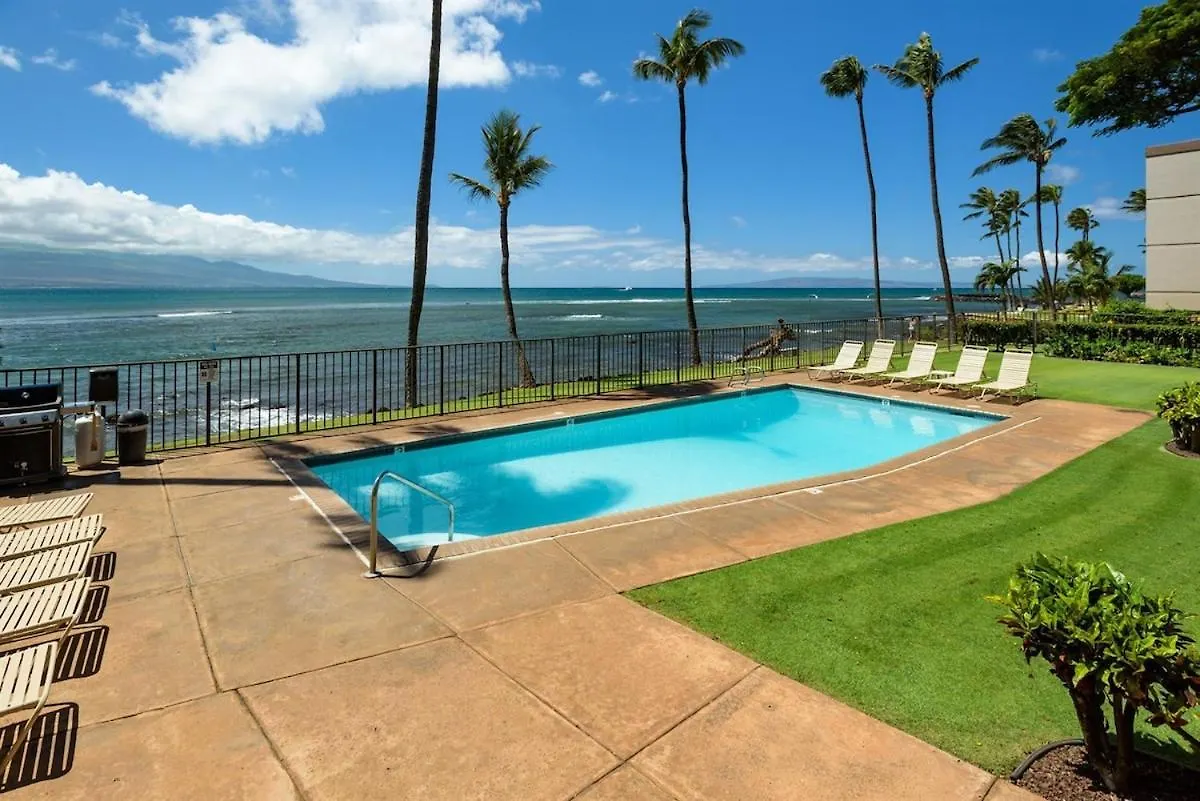 Remodeled 3 Bedroom Oceanfront Condo — Sleeps 8 Wailuku